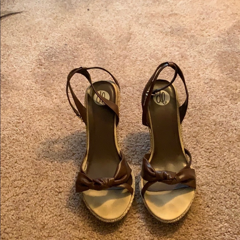 Wedge heels